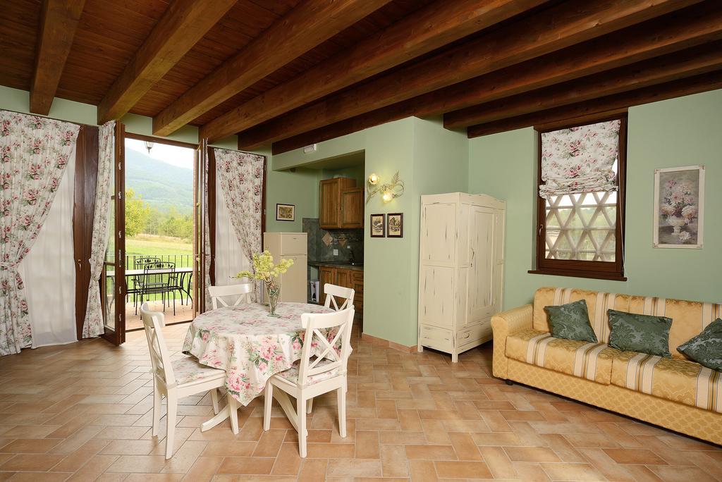 Agriturismo I Granai Crocemaroggia Buitenkant foto
