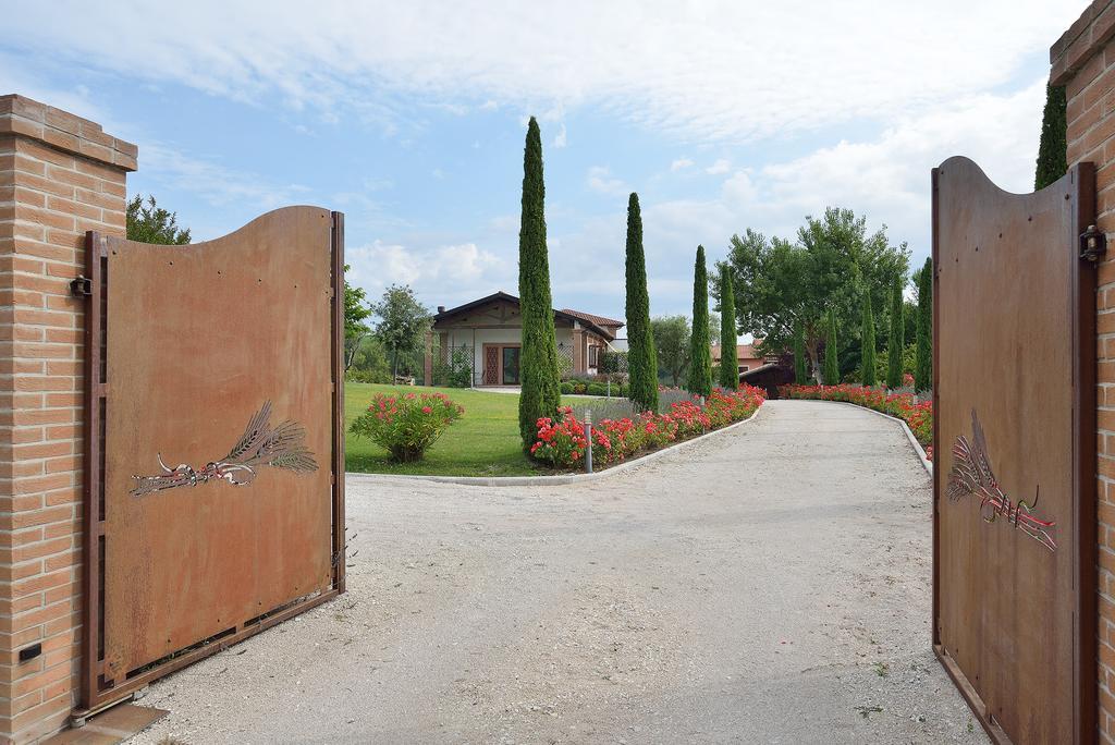 Agriturismo I Granai Crocemaroggia Buitenkant foto