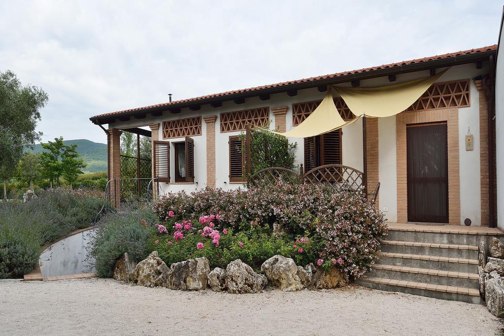 Agriturismo I Granai Crocemaroggia Buitenkant foto