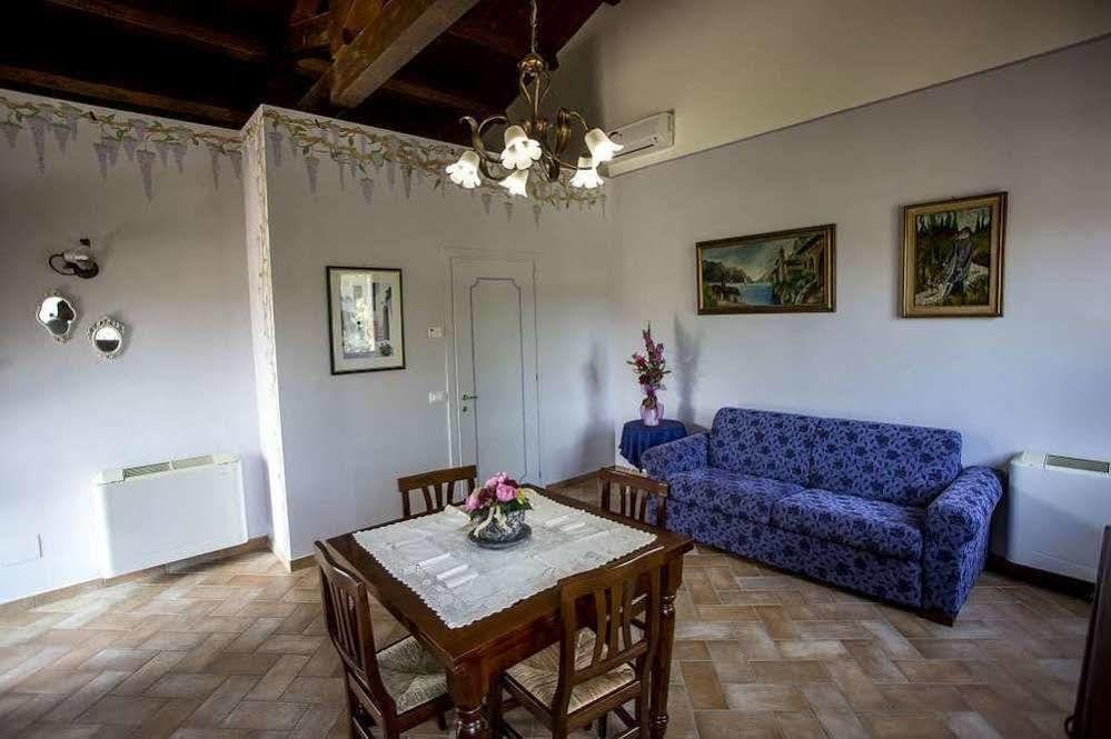 Agriturismo I Granai Crocemaroggia Buitenkant foto