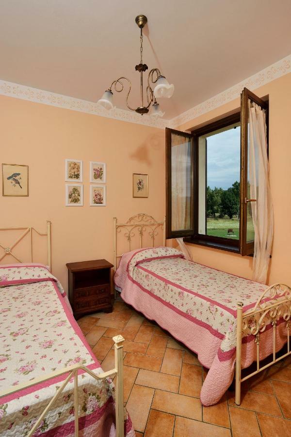 Agriturismo I Granai Crocemaroggia Buitenkant foto